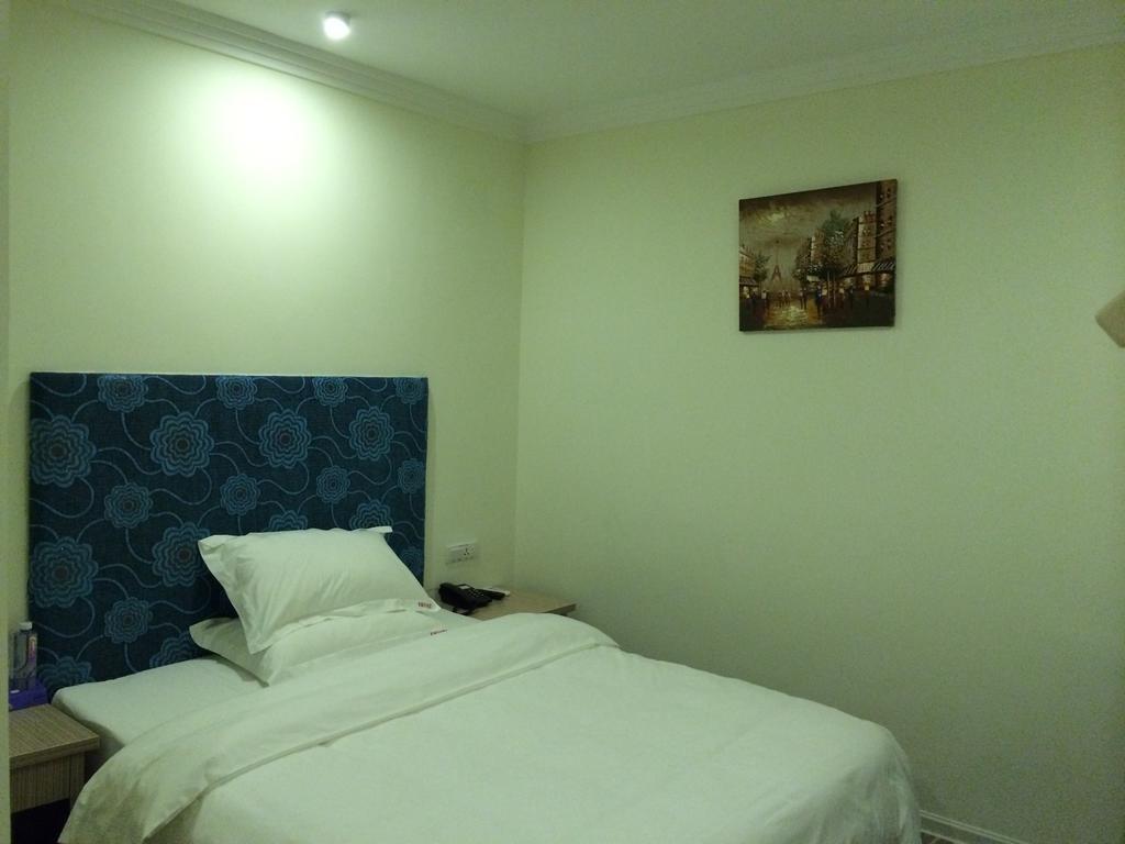 Guilin Wisteria Hotel Room photo