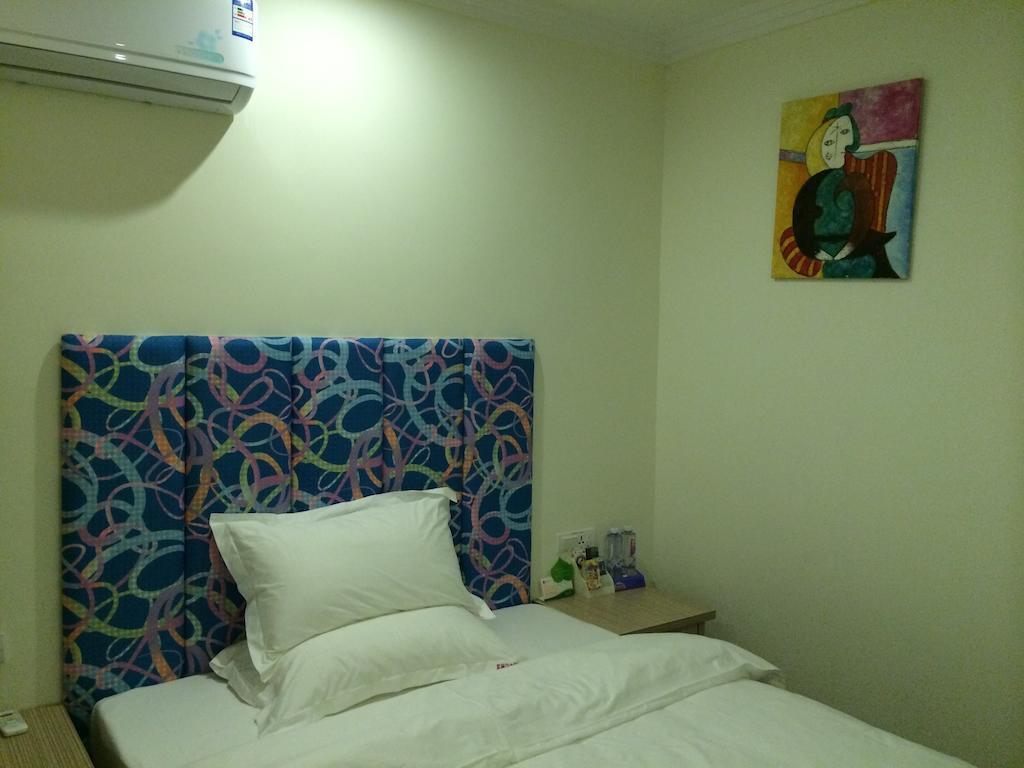 Guilin Wisteria Hotel Room photo